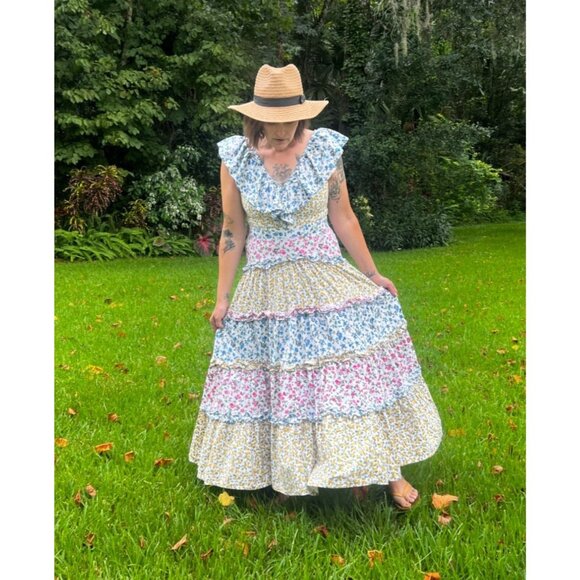 AMARANTE do Brazil Mixed Floral Tiered Maxi Dress Colorful Resort Luxury 6 - Picture 4 of 13